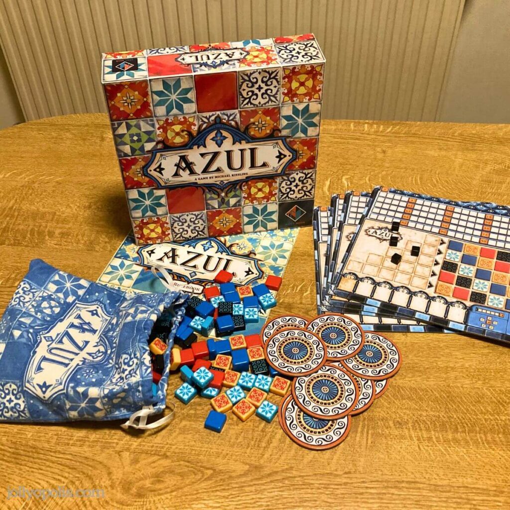 Contents of the board game Azul